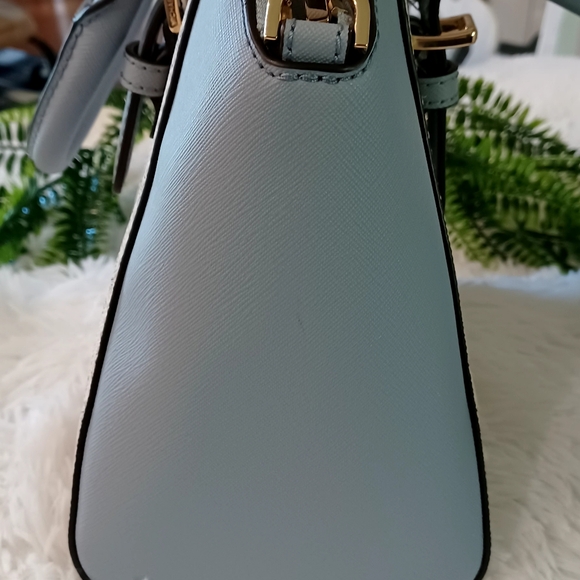FIRM...New AUTHENTIC NWT MICHAEL KORS CIARA PALE BLU MLT MED MESSENGER PURSE - Picture 5 of 9
